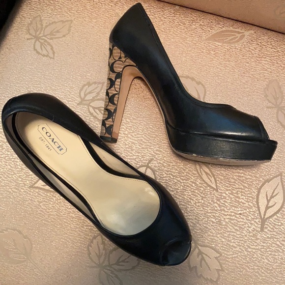 Step up in Coach a fabulous peep toes! - Picture 1 of 13